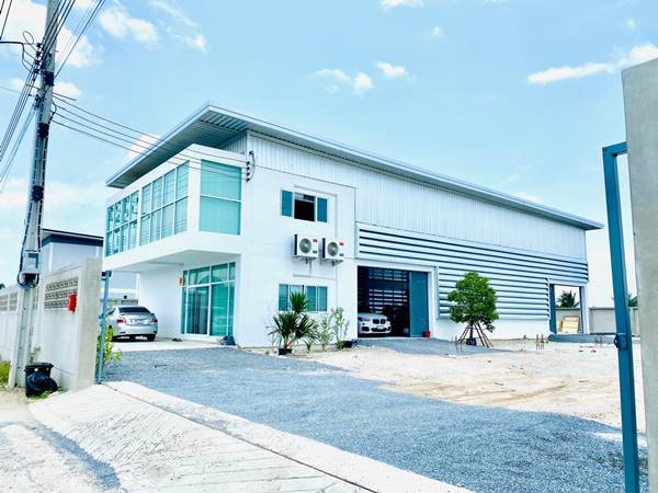 ขายถูก สร้างโรงงานใหม่+ที่ดิน อยู่ถนนบางบัวทอง-สุพรรณบุรี เข้าซอยเพียงแค่ 100 เมตร เขตจังหวัดนนทบุรี